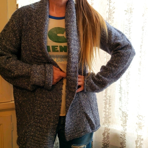 Ultra Fuzzy Wrap Up Saturday Anything Cardigan - Picture 4 of 16